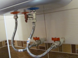Подключение накопительного водонагревателя в Гатчине
